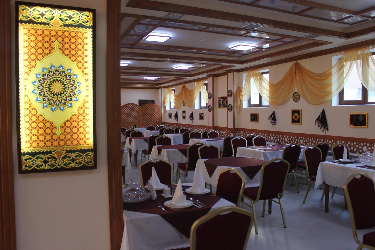 Bahoriston Hotel Guliston Ngoại thất bức ảnh