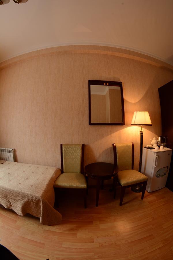 Bahoriston Hotel Guliston Ngoại thất bức ảnh